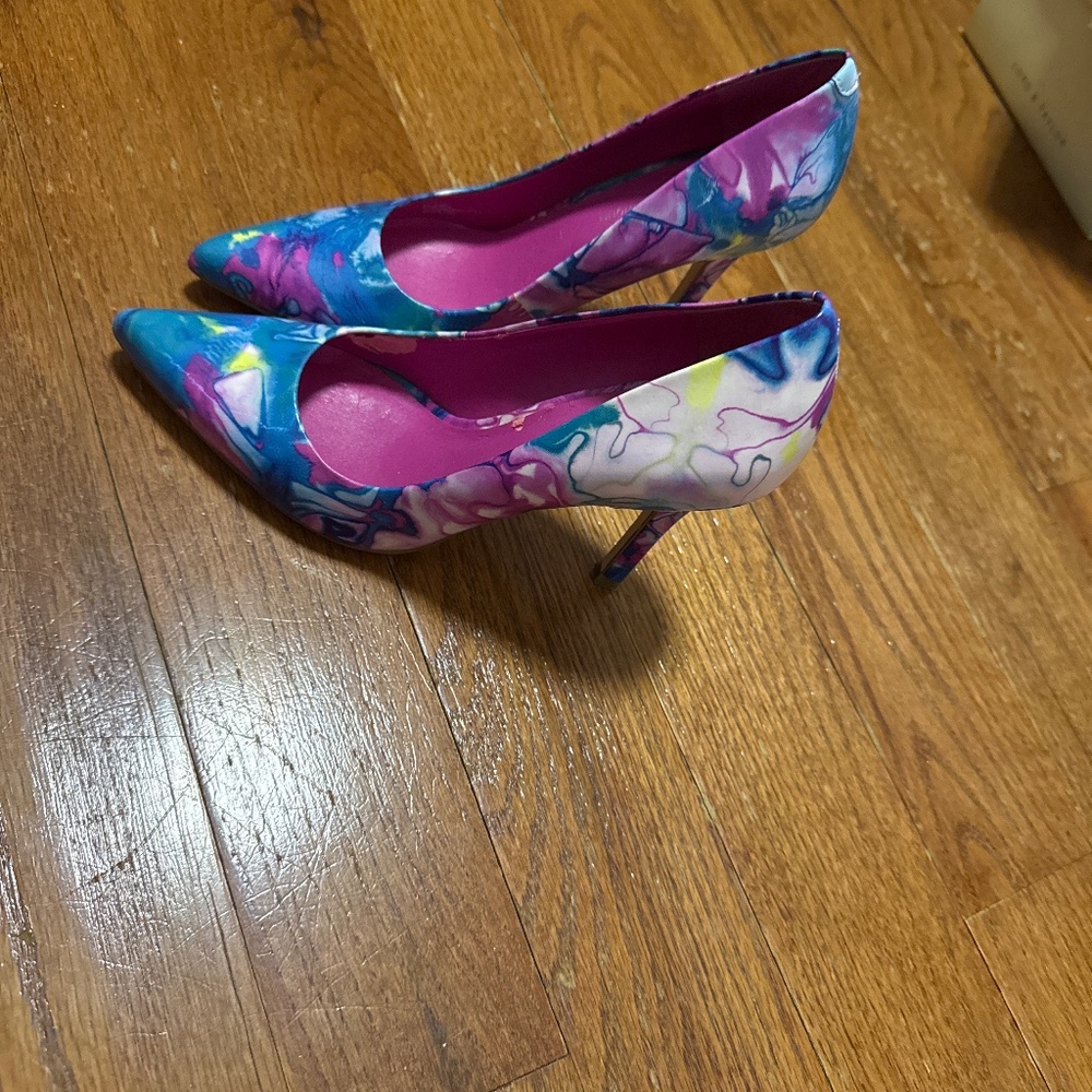 BCBG shoes